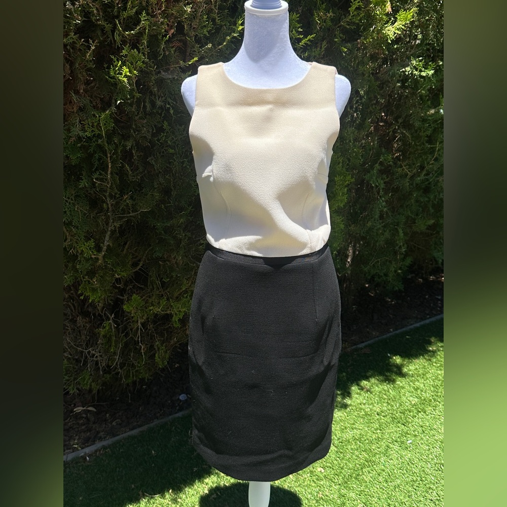 Michael Kors Two-Tone Sleeveless Mini Dress Ivory/Black Wool Crepe Size 6 - Picture 1 of 10